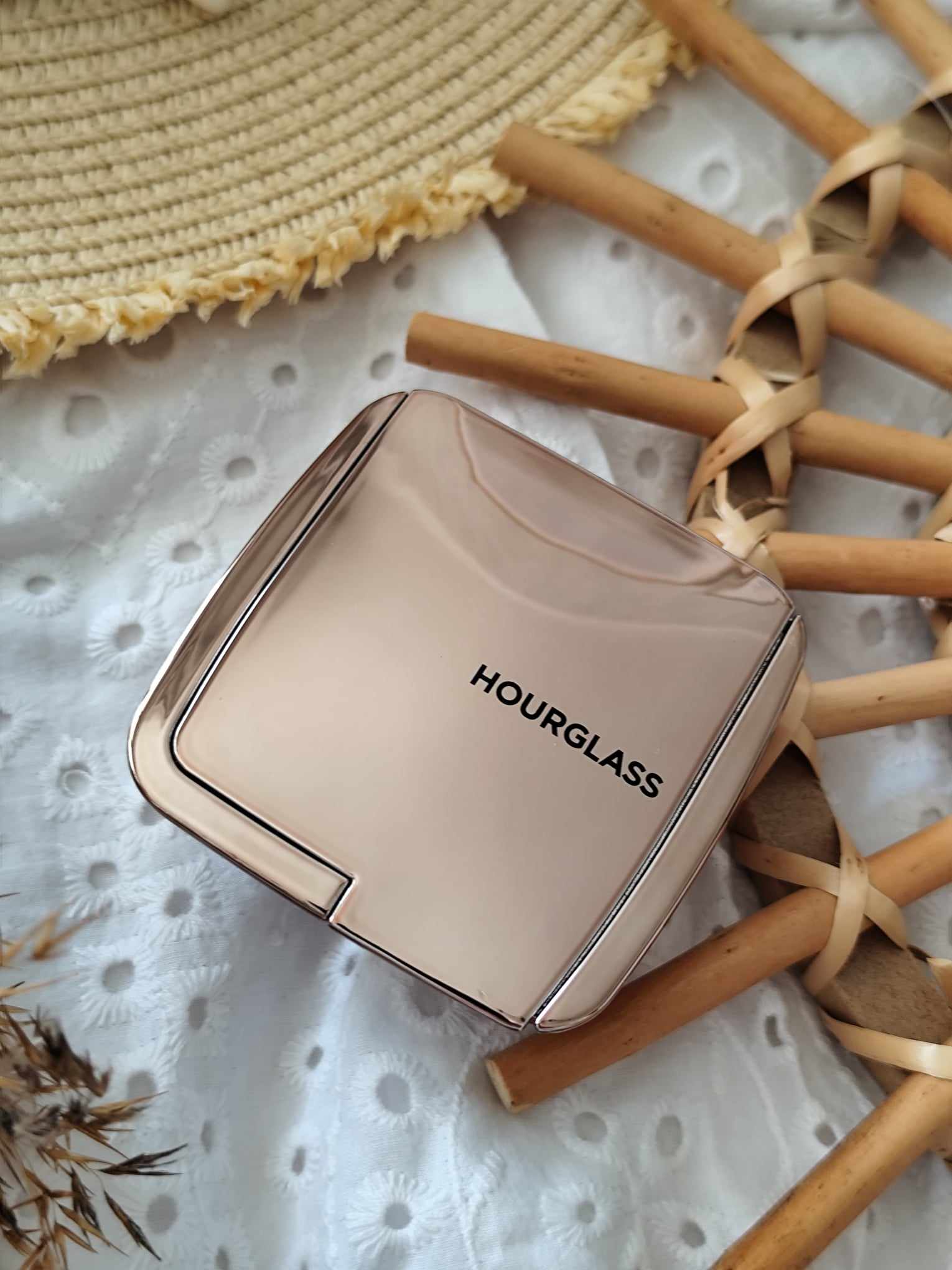 Hourglass Ambient Strobe Lighting Blush